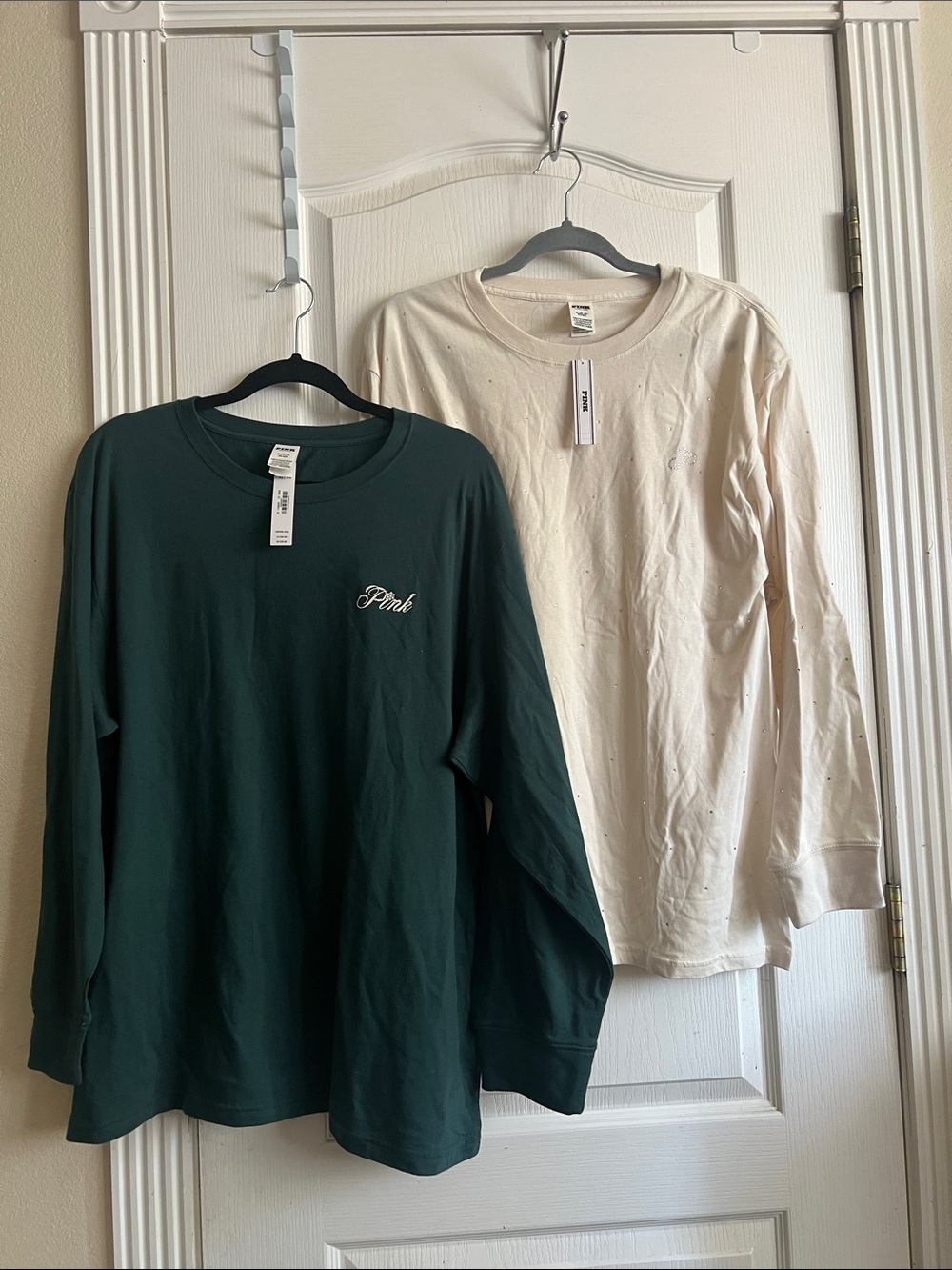 PINK Victoria's Secret Long-Sleeve Tees in Dark Green & Cream